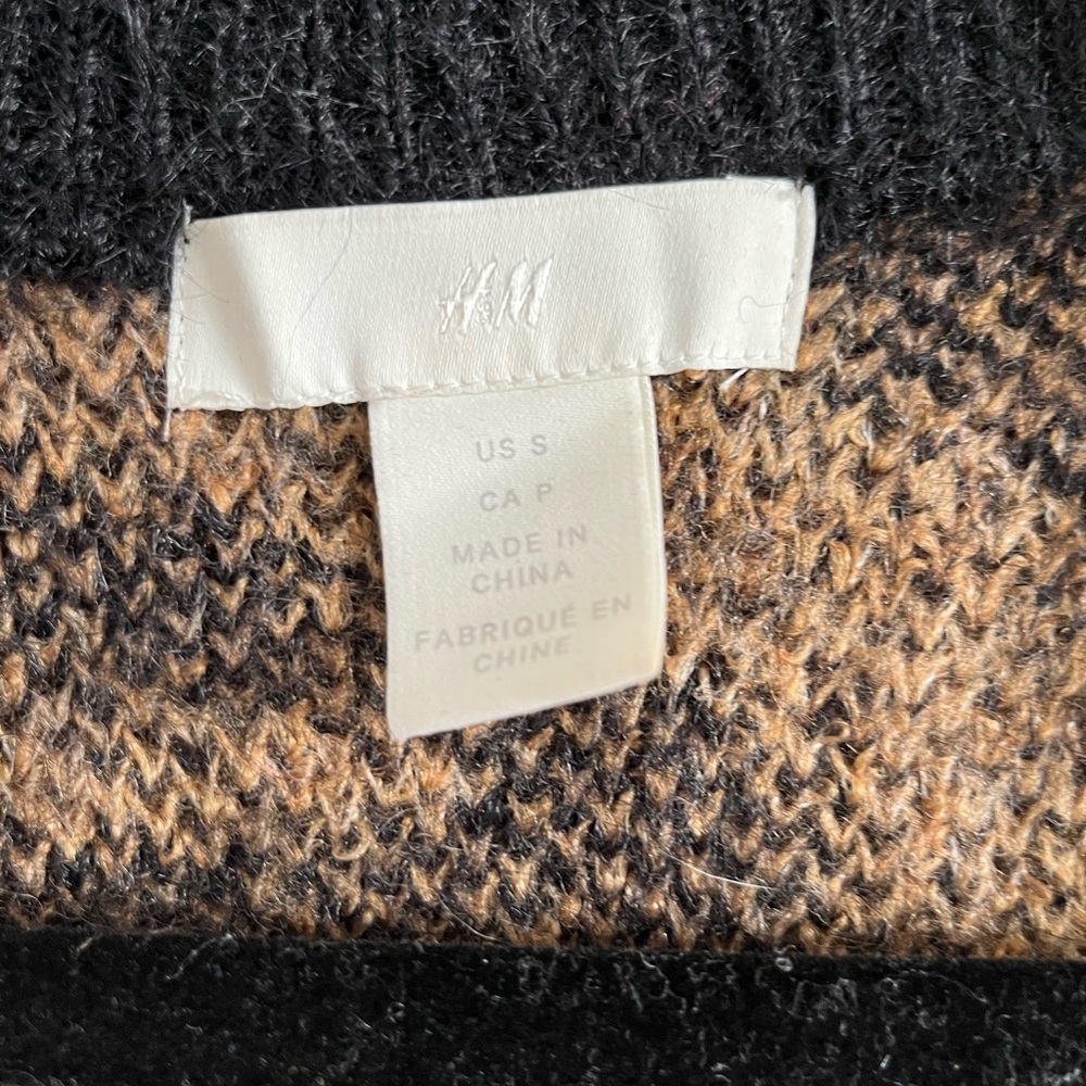 Animal Print Sweater - Picture 3 of 3